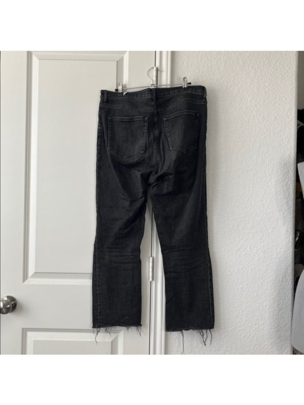 Everlane High Rise Kick Crop Black Frayed Hem Jeans - Picture 4 of 6